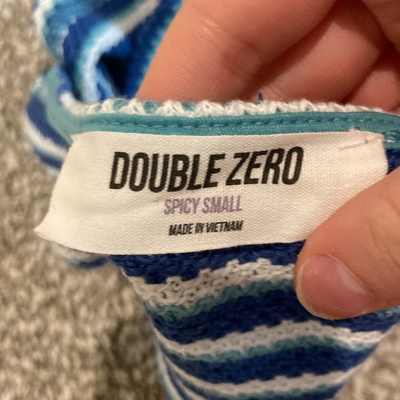 striped halter top crop top - Picture 3 of 3